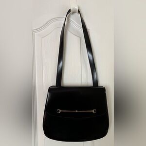 Gucci Elegant Black Leather Shoulder Bag with Gucci Dust Bag